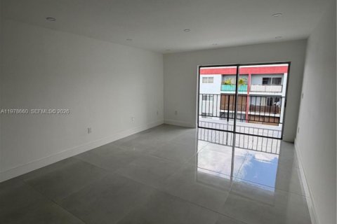 Apartment in Hialeah, Florida 2 bedrooms, 82.22 sq.m. № 2043965 - photo 2