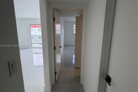 Apartment in Hialeah, Florida 2 bedrooms, 82.22 sq.m. № 2043965 - photo 6