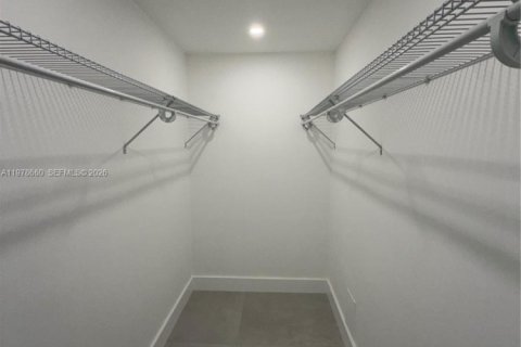 Apartment in Hialeah, Florida 2 bedrooms, 82.22 sq.m. № 2043965 - photo 8