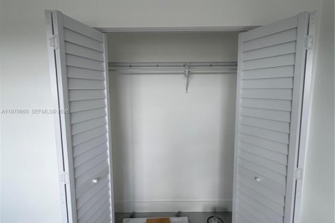 Apartment in Hialeah, Florida 2 bedrooms, 82.22 sq.m. № 2043965 - photo 9