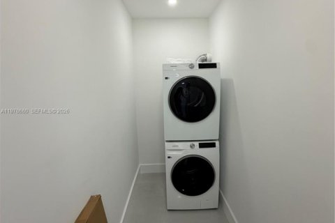 Apartment in Hialeah, Florida 2 bedrooms, 82.22 sq.m. № 2043965 - photo 5