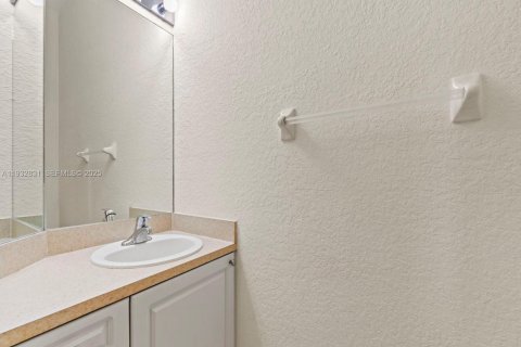 Townhouse in Homestead, Florida 2 bedrooms, 132.94 sq.m. № 1991773 - photo 13