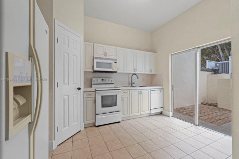 Townhouse in Homestead, Florida 2 bedrooms, 132.94 sq.m. № 1991773 - photo 7