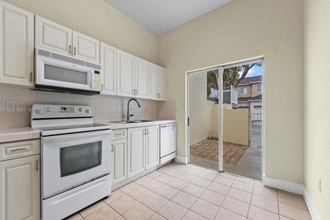 Townhouse in Homestead, Florida 2 bedrooms, 132.94 sq.m. № 1991773 - photo 10