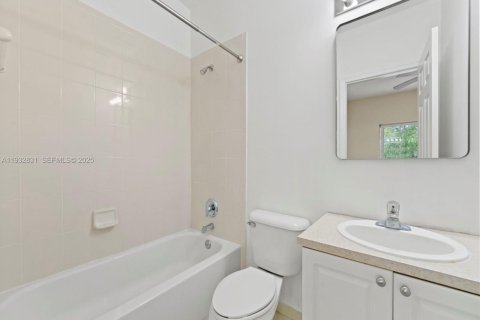 Townhouse in Homestead, Florida 2 bedrooms, 132.94 sq.m. № 1991773 - photo 27