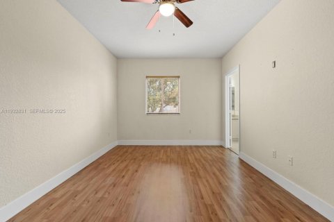 Townhouse in Homestead, Florida 2 bedrooms, 132.94 sq.m. № 1991773 - photo 16