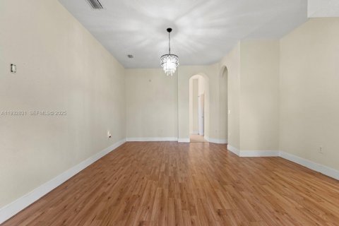 Townhouse in Homestead, Florida 2 bedrooms, 132.94 sq.m. № 1991773 - photo 4