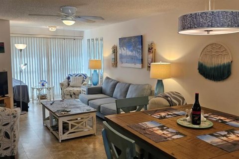 Condo in Largo, Florida, 2 bedrooms  № 1917069 - photo 6