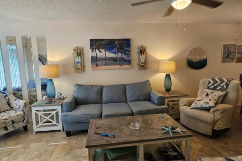 Condo in Largo, Florida, 2 bedrooms  № 1917069 - photo 9