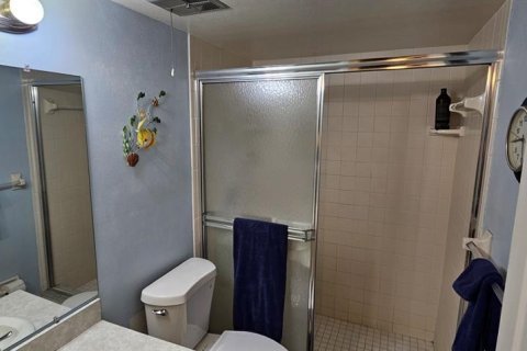 Condo in Largo, Florida, 2 bedrooms  № 1917069 - photo 24