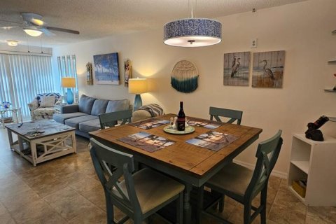 Condo in Largo, Florida, 2 bedrooms  № 1917069 - photo 7