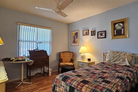 Condo in Largo, Florida, 2 bedrooms  № 1917069 - photo 21