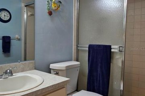 Condo in Largo, Florida, 2 bedrooms  № 1917069 - photo 23