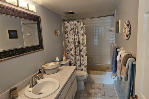 Condo in Largo, Florida, 2 bedrooms  № 1917069 - photo 18