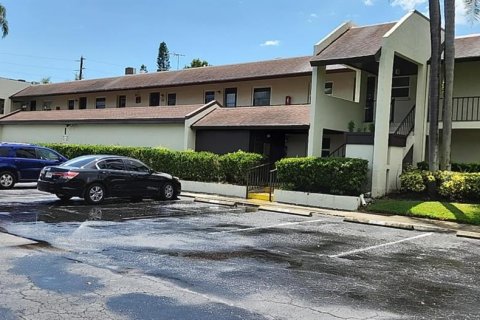 Condo in Largo, Florida, 2 bedrooms  № 1917069 - photo 4