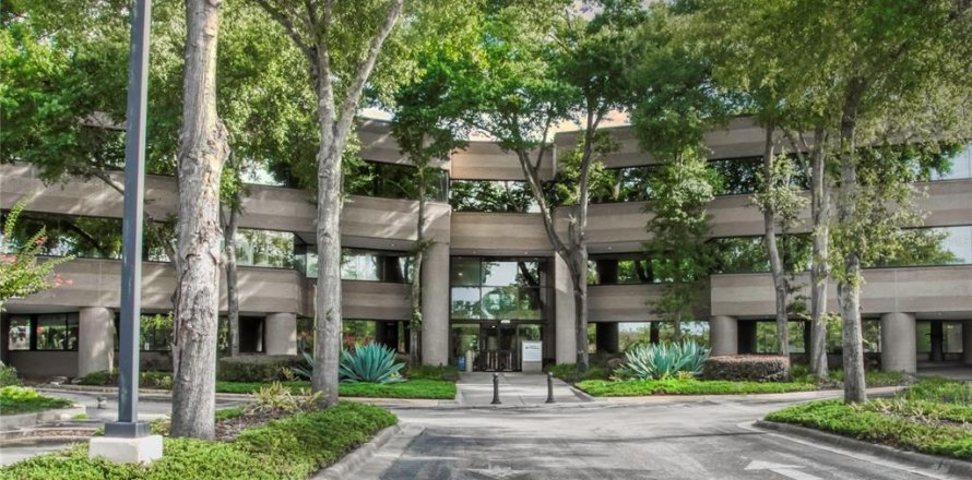 Commercial property in Lake Mary, Florida № 1673869