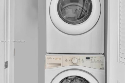 Appartement à louer à Sunny Isles Beach, Floride: 2 chambres, 158.86 m2 № 2026773 - photo 28