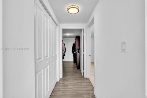 Appartement à louer à Sunny Isles Beach, Floride: 2 chambres, 158.86 m2 № 2026773 - photo 19