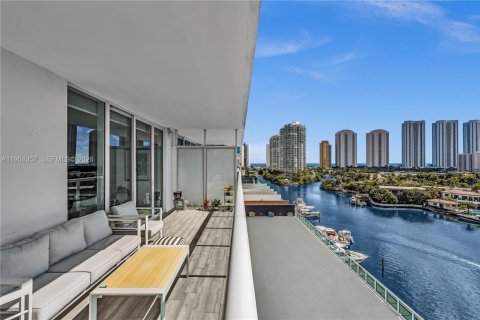 Appartement à louer à Sunny Isles Beach, Floride: 2 chambres, 158.86 m2 № 2026773 - photo 3