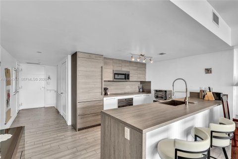 Appartement à louer à Sunny Isles Beach, Floride: 2 chambres, 158.86 m2 № 2026773 - photo 9