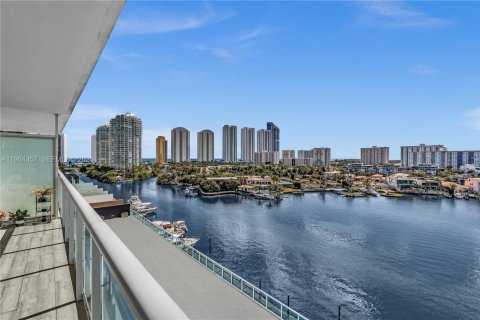 Appartement à louer à Sunny Isles Beach, Floride: 2 chambres, 158.86 m2 № 2026773 - photo 29