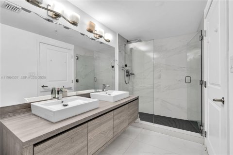 Appartement à louer à Sunny Isles Beach, Floride: 2 chambres, 158.86 m2 № 2026773 - photo 21