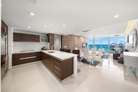 Copropriété à vendre à Sunny Isles Beach, Floride: 3 chambres, 179.02 m2 № 1272528 - photo 6