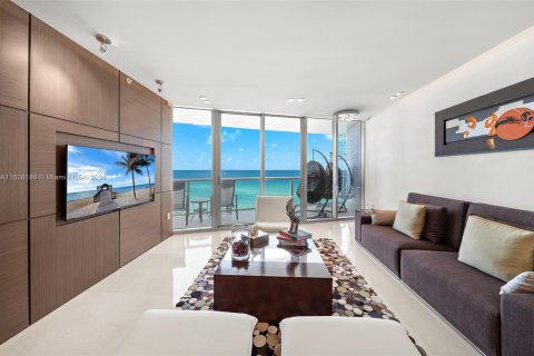 Copropriété à vendre à Sunny Isles Beach, Floride: 3 chambres, 179.02 m2 № 1272528 - photo 1