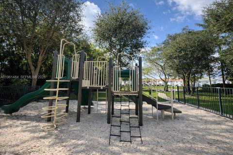 Купить таунхаус в Бока-Ратон, Флорида 2 спальни, 104.98м2, № 2024775 - фото 28