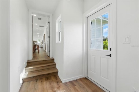 House in Saint Petersburg, Florida 4 bedrooms, 182.65 sq.m. № 1866321 - photo 27