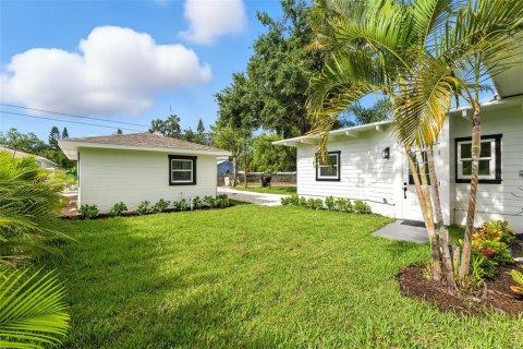 House in Saint Petersburg, Florida 4 bedrooms, 182.65 sq.m. № 1866321 - photo 28