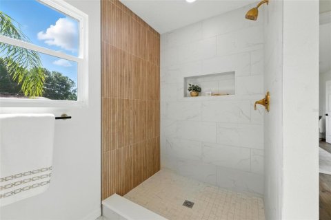 House in Saint Petersburg, Florida 4 bedrooms, 182.65 sq.m. № 1866321 - photo 21