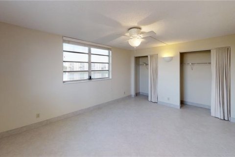 Снять в аренду кондоминиум в Дания-Бич, Флорида 3 комнаты, 110.55м2, № 2181936 - фото 22