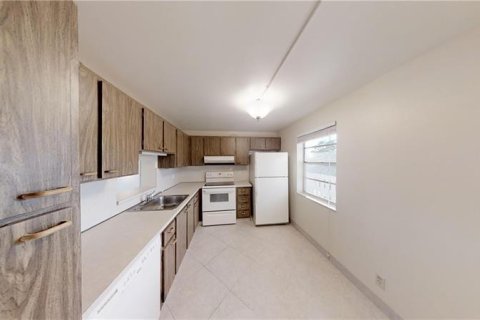 Снять в аренду кондоминиум в Дания-Бич, Флорида 3 комнаты, 110.55м2, № 2181936 - фото 4