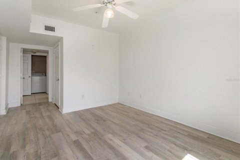 Condo in Orlando, Florida, 1 bedroom  № 1832041 - photo 12