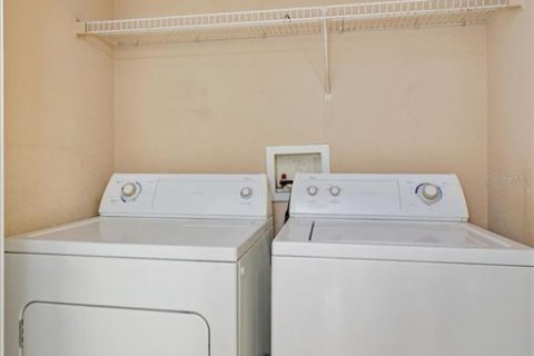 Condo in Orlando, Florida, 1 bedroom  № 1832041 - photo 15