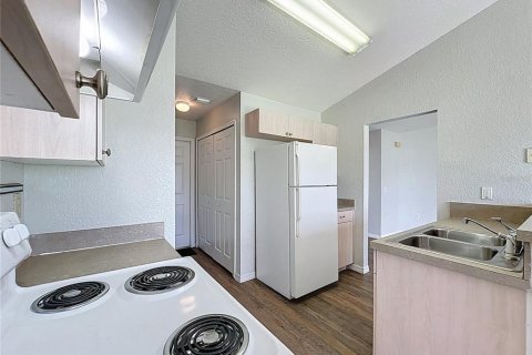 Снять в аренду виллу или дом в Киссимми, Флорида 1 комната, 112.5м2, № 2167137 - фото 12
