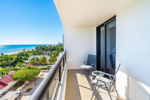 Condo in Miami Beach, Florida, 1 bedroom  № 2082568 - photo 20