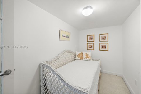 Condo in Miami Beach, Florida, 1 bedroom  № 2082568 - photo 17