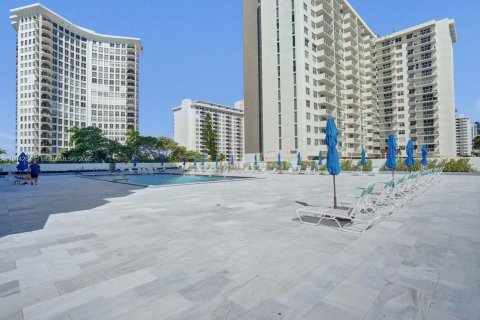 Copropriété à vendre à Miami Beach, Floride: 1 chambre, 86.4 m2 № 1946095 - photo 24