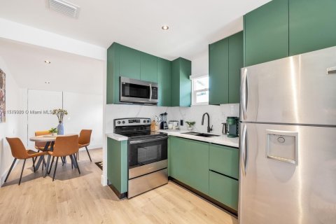 Снять в аренду виллу или дом в Халландейл-Бич, Флорида 2 спальни, 111.48м2, № 1958778 - фото 3