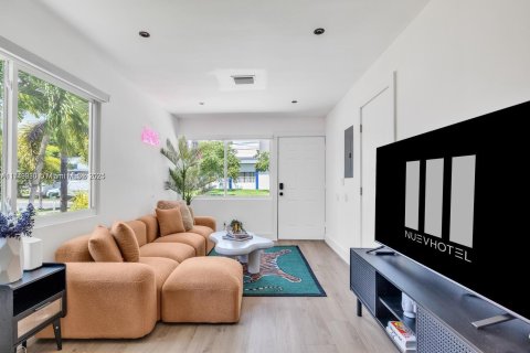 Снять в аренду виллу или дом в Халландейл-Бич, Флорида 2 спальни, 111.48м2, № 1958778 - фото 6