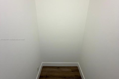 Condominio en alquiler en Hallandale Beach, Florida, 2 dormitorios, 85.84 m2 № 1954396 - foto 5