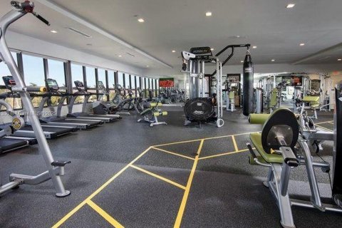 Condo in Doral, Florida, 2 bedrooms  № 1944730 - photo 20