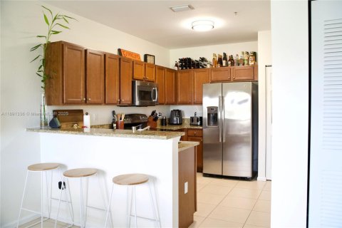 Condo in Doral, Florida, 2 bedrooms  № 1944730 - photo 6