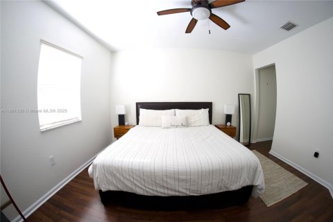 Condo in Doral, Florida, 2 bedrooms  № 1944730 - photo 10