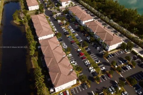 Condo in Doral, Florida, 2 bedrooms  № 1944730 - photo 22