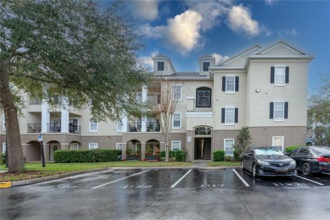 Condo in Orlando, Florida, 2 bedrooms  № 1521947 - photo 1