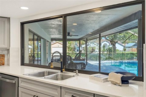 House in Clearwater, Florida 4 bedrooms, 240.99 sq.m. № 2221652 - photo 29