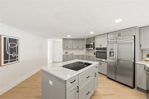 House in Clearwater, Florida 4 bedrooms, 240.99 sq.m. № 2221652 - photo 27